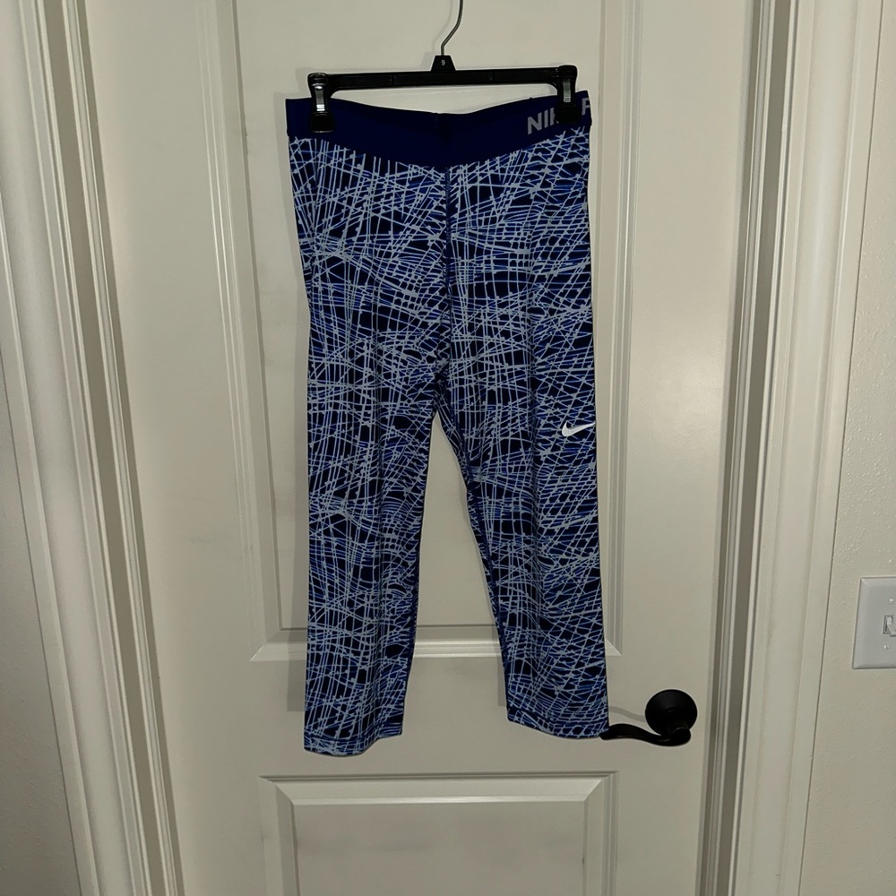 Nike pro cropped leggings